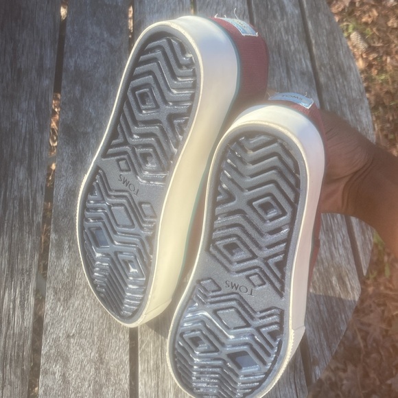 Tom’s-shoes - Picture 6 of 8